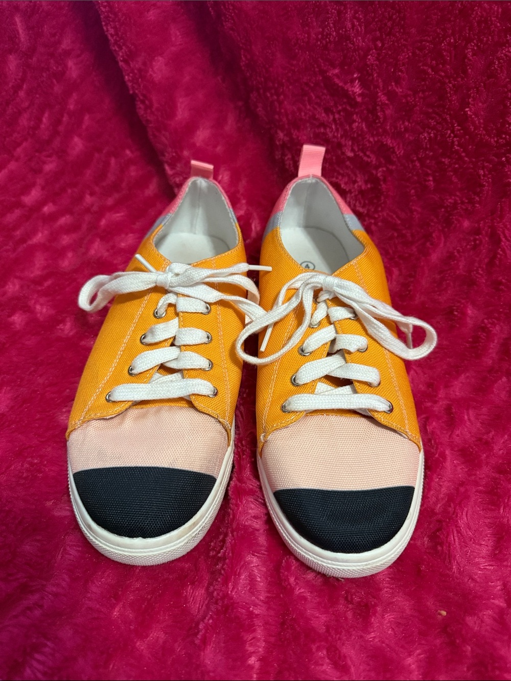 Colorblock Canvas Low-Top Sneakers - back to school, pencil